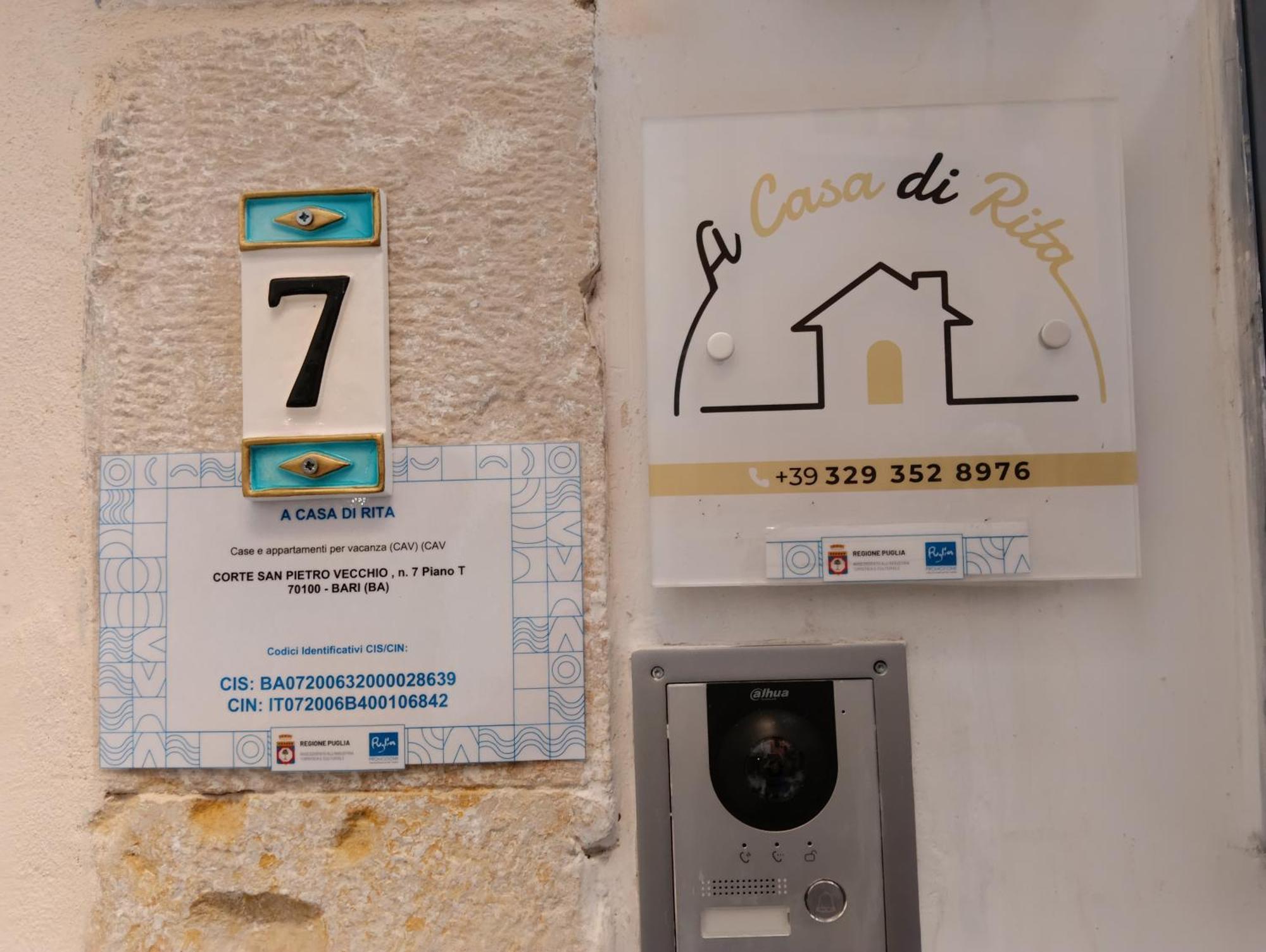 A Casa Di Rita Apartment Bari Exterior photo